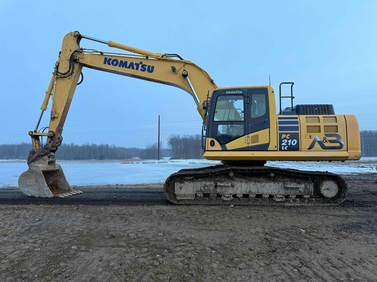 2018-komatsu-pc210-lc-11-image-1