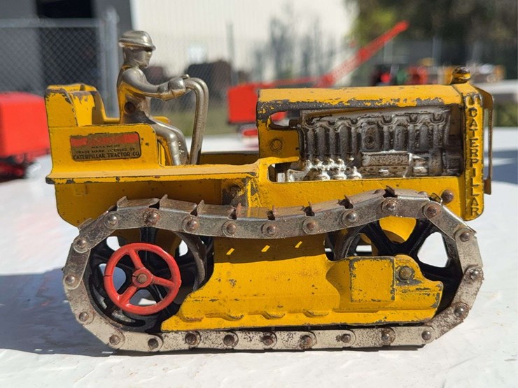 caterpillar-30-image-6