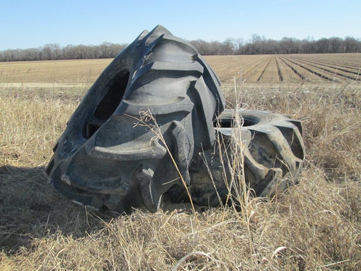 #27291-•-lot-of-(2)-goodyear-900/65r32-tires-image-1