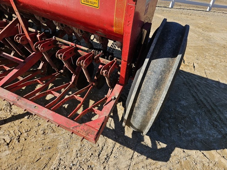 massey-ferguson-12-image-13