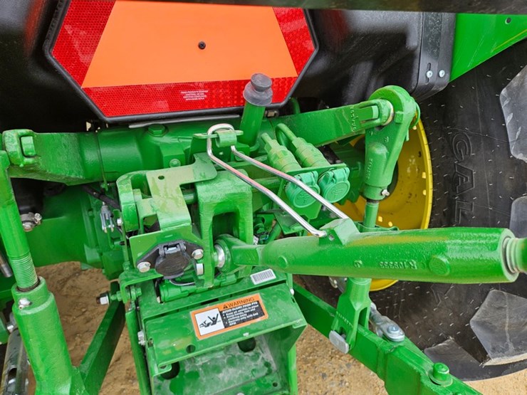 2025-john-deere-5067e-image-17