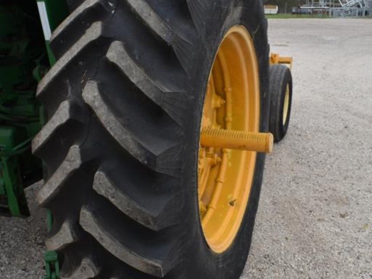 john-deere-4230-image-10