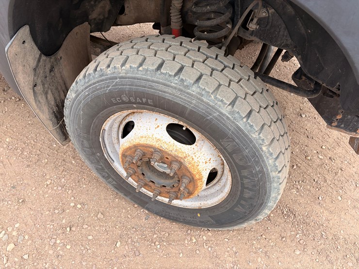 2015-ford-f550-image-13