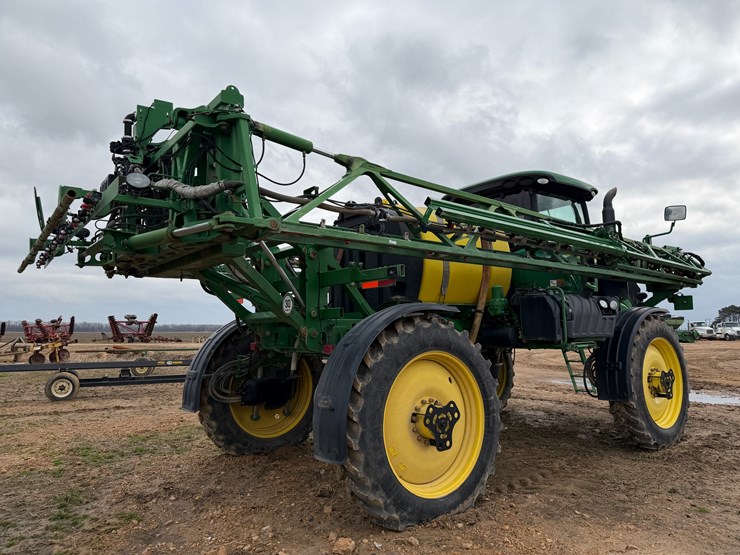 2015-john-deere-r4030-image-3