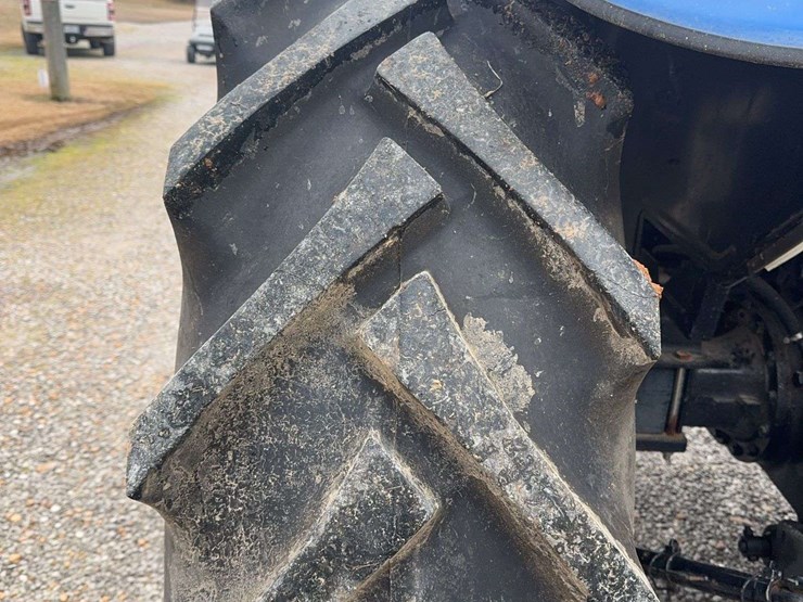 new-holland-5030-image-13