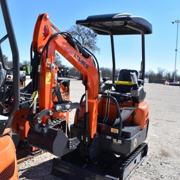 ATS-ME18 MINI EXCAVATOR (SERIAL # 2511239168XX)