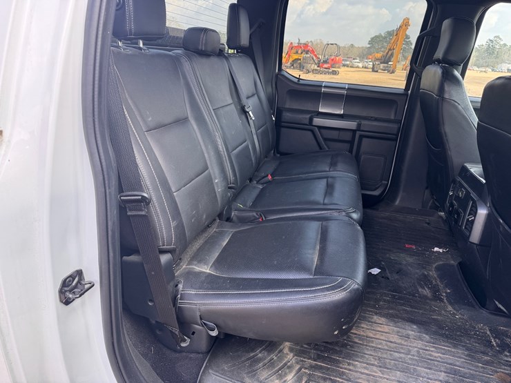 ford-f150-xlt-image-17