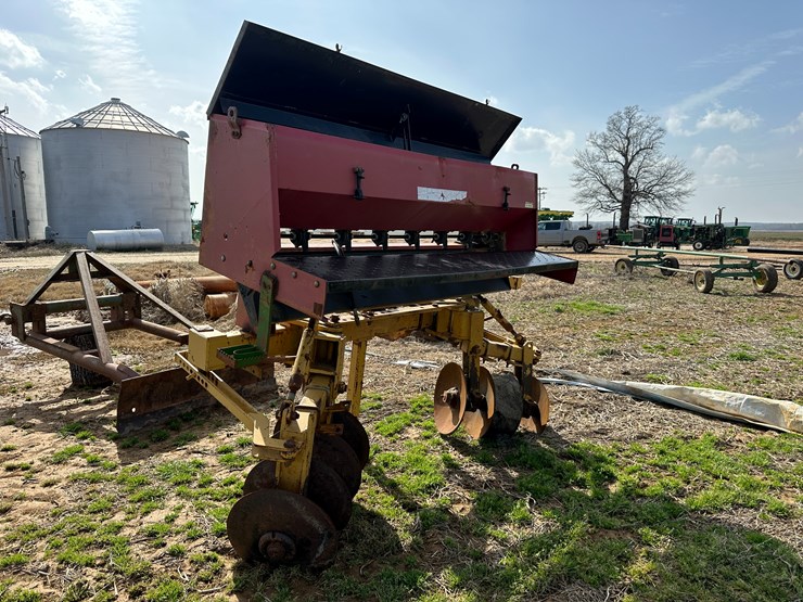 #38695-•-prime-1008-levee-plow-w/-w&a-894-levee-seeder-image-4