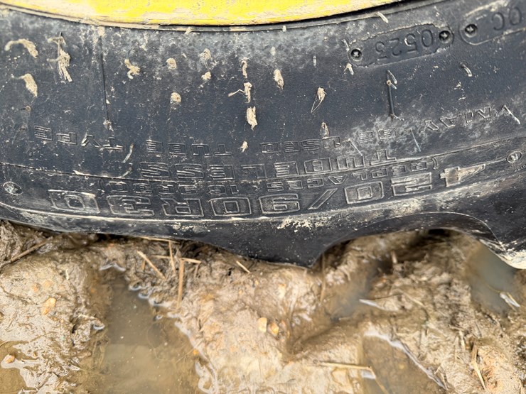 2014-john-deere-8260r-image-7