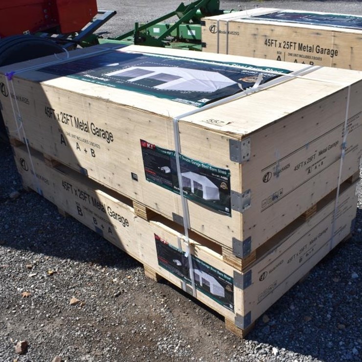 45' X 25' METAL GARAGE