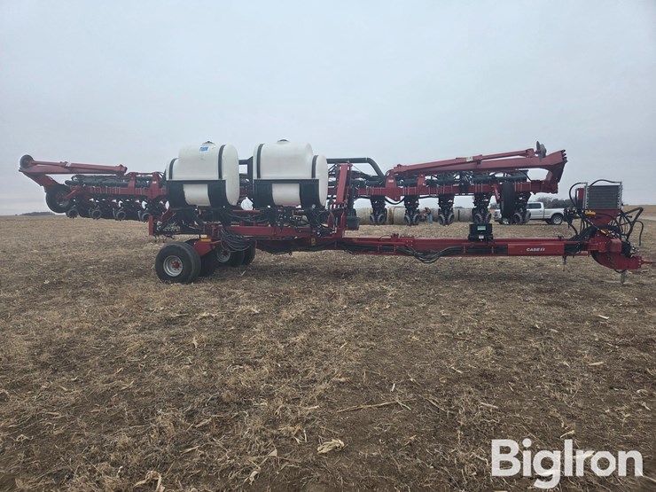 2011-case-ih-1240-image-4