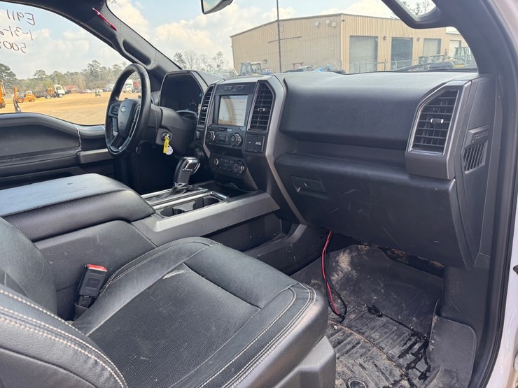 ford-f150-xlt-image-16