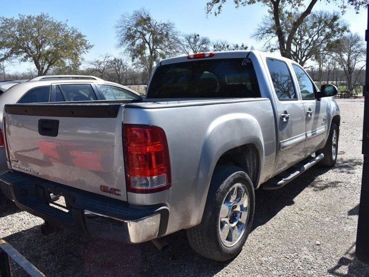 2011-gmc-1500-image-3