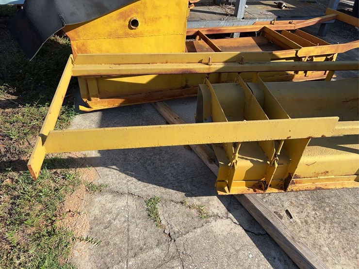 (3)-belt-elevator-funnel-bins-image-17