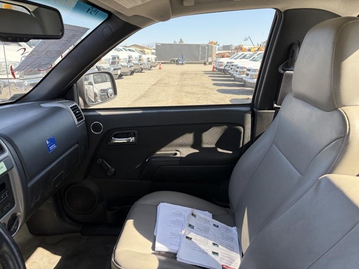 2011-chevrolet-colorado-image-14