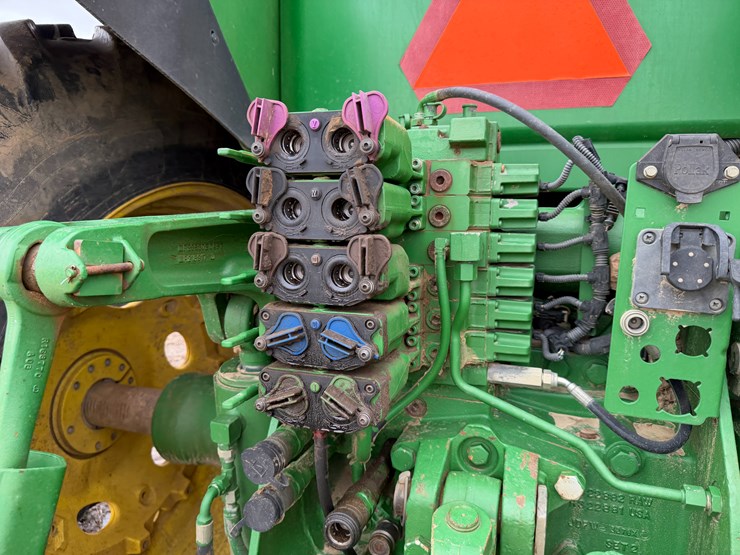 2014-john-deere-8260r-image-20