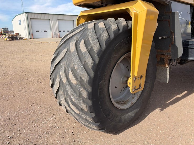 2016-agco-terragator-9300-image-46