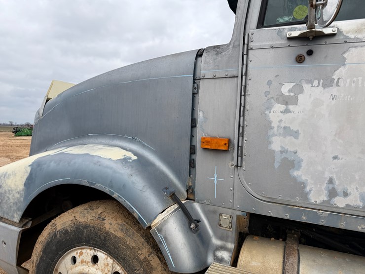 1990-international-9400-image-27