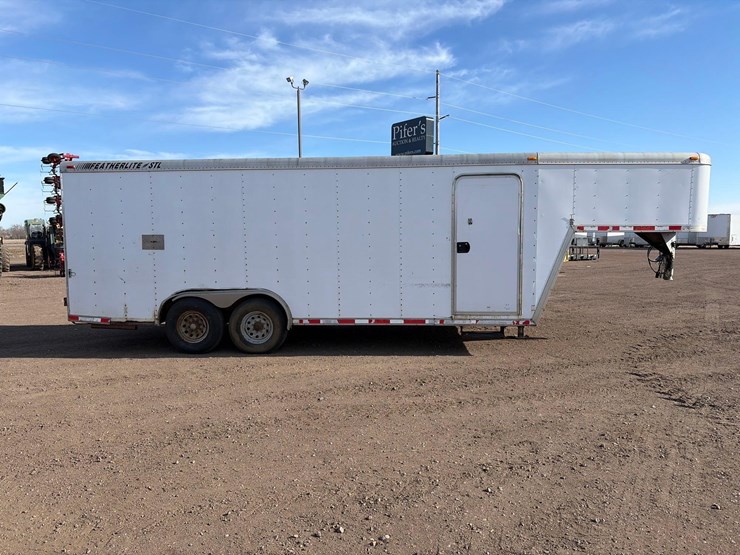 2001-featherlite-stl-image-3