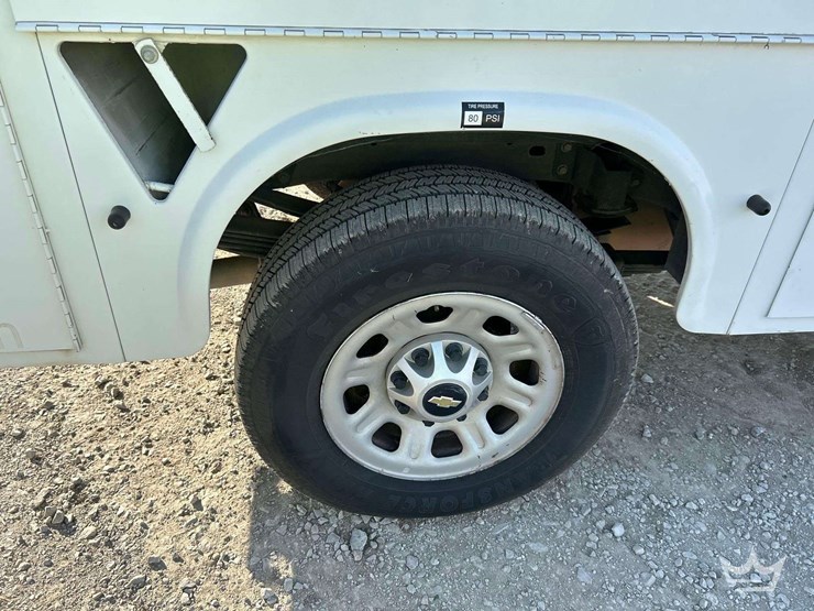 2013-chevrolet-silverado-3500hd-image-28