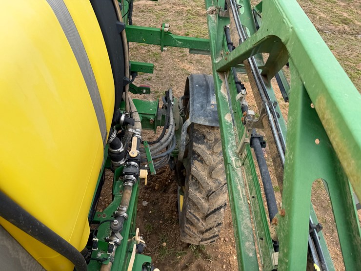 2015-john-deere-r4030-image-82
