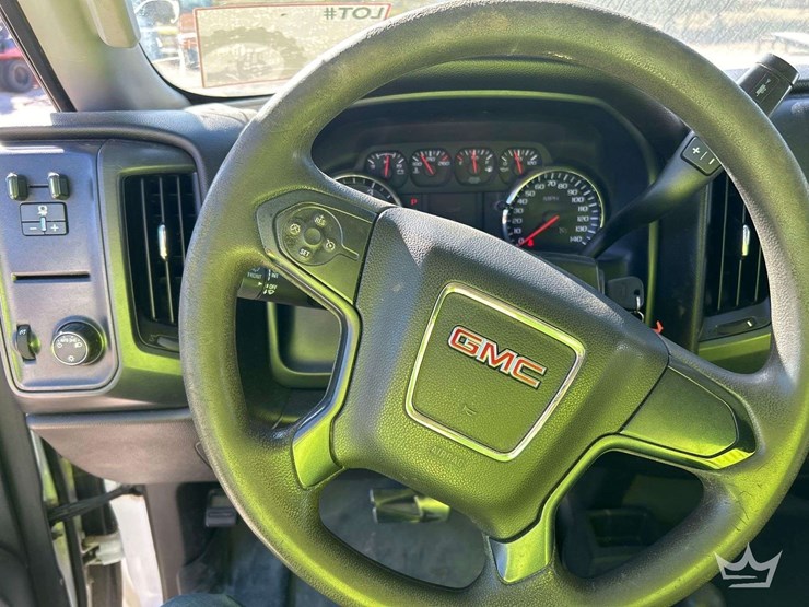 2015-gmc-3500-image-14