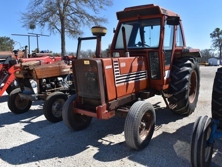 hesston-680-tractor-(serial-#-825115)-(showing-appx-1,374-hours,-up-to-the-image-1