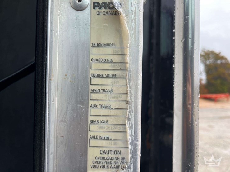 2002-kenworth-t300-image-8