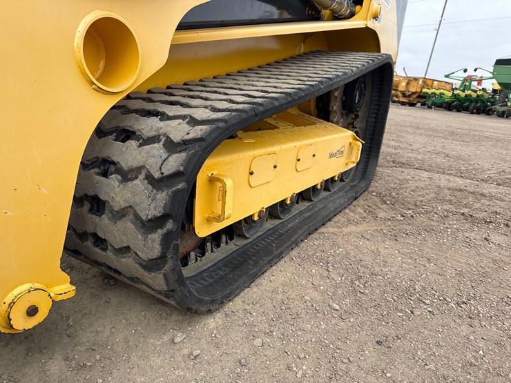 2017-gehl-250-image-11