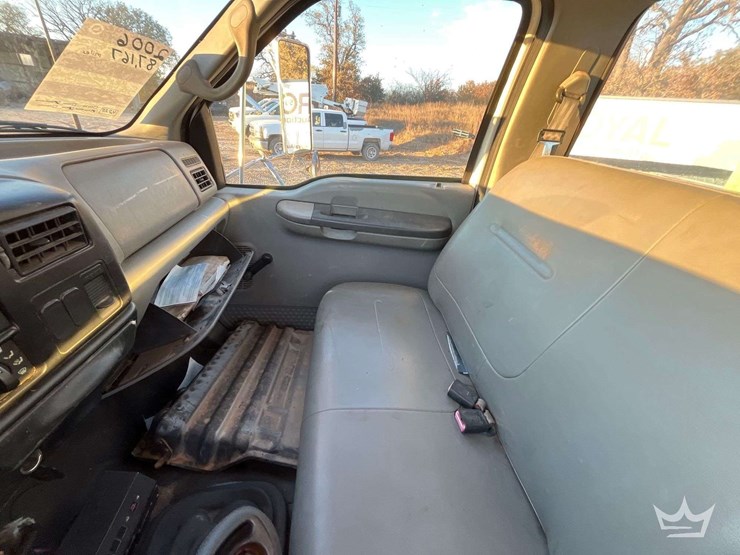 2006-ford-f750-image-17