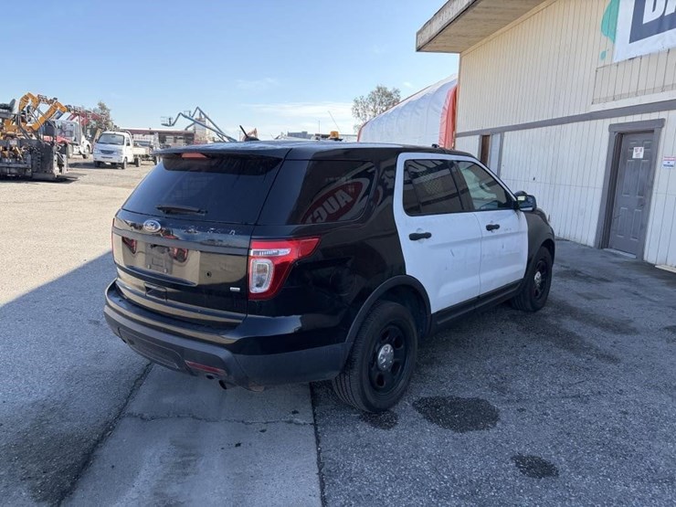 2015-ford-explorer-image-2