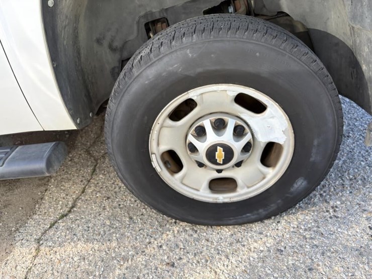 2011-chevrolet-2500-image-27