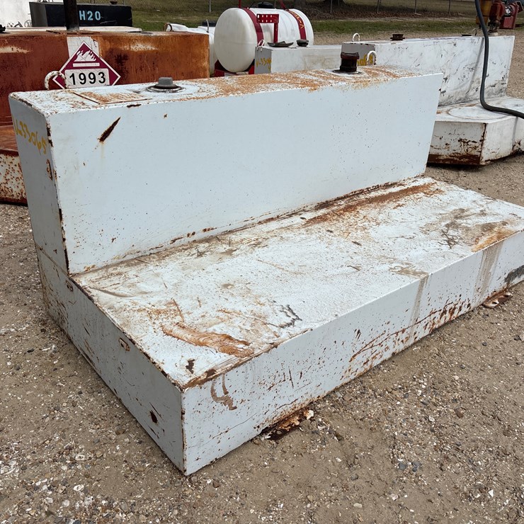 #1622 • L SHAPED FUEL TANK FOR PICKUP