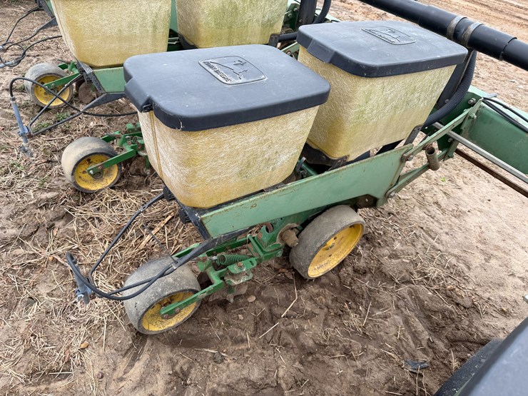 john-deere-7300-image-24