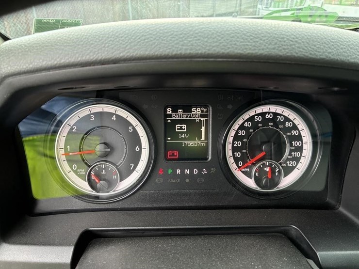 2018-dodge-2500-image-14