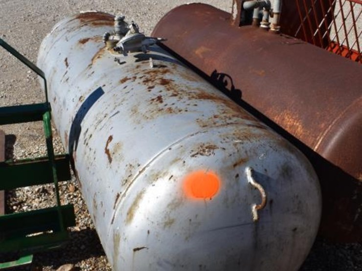 250-gallon-steel-tank-image-2