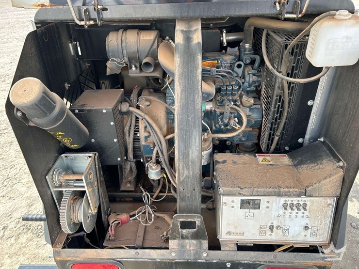 2019-allmand-bros-night-lite-v-series-image-7