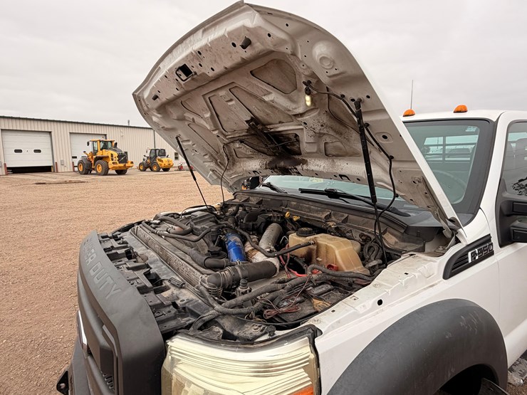 2015-ford-f550-image-31