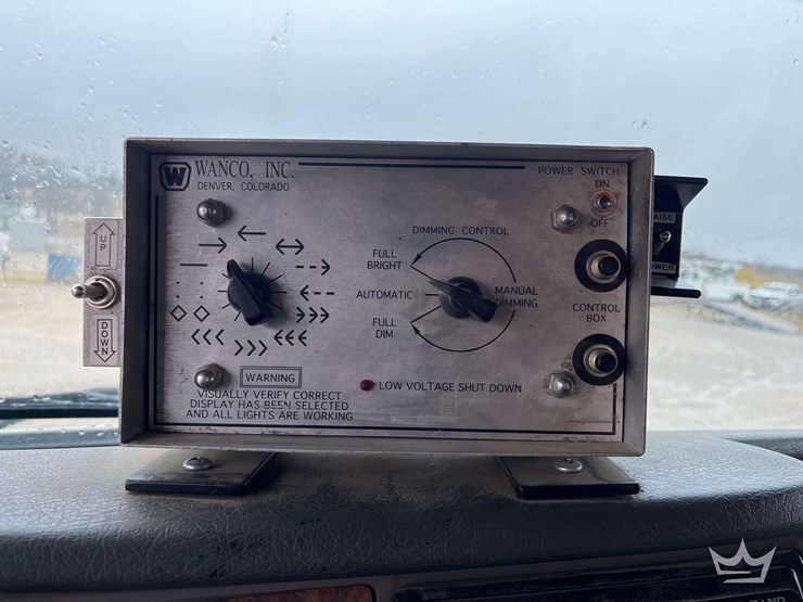 2002-kenworth-t300-image-22