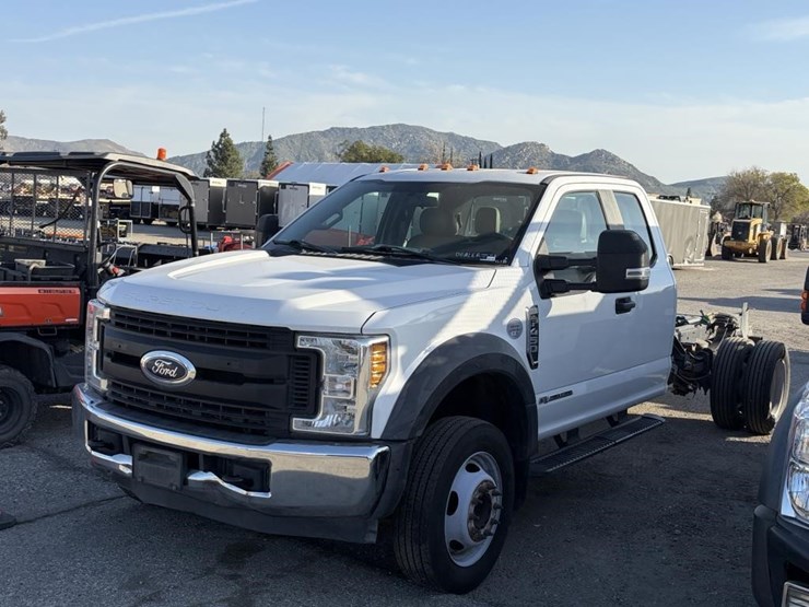 2019-ford-f450-image-1