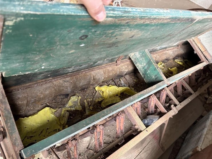 oliver-surperior-grain-drill---off-site-image-5