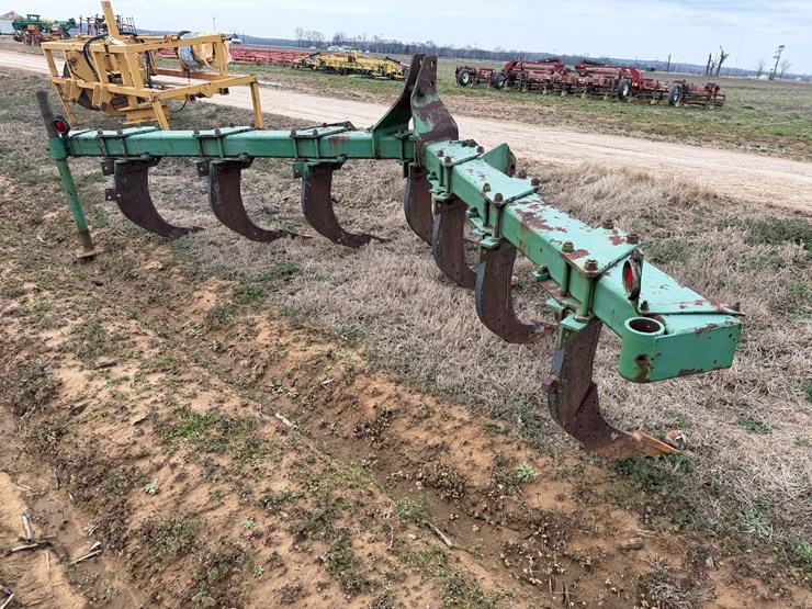 #38718-•-7-shank-chisel-plow-image-3