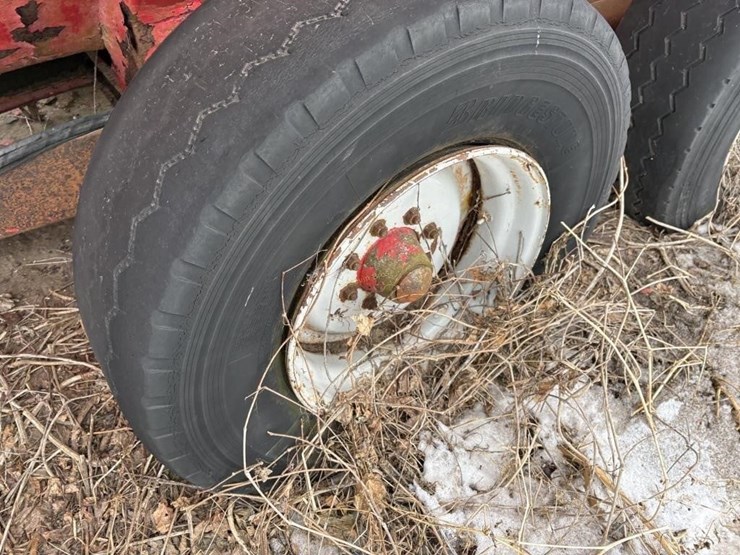 gehl-scavenger-slinger-spreader---off-site-image-4