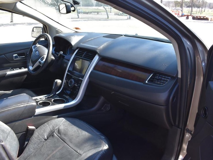 2012-ford-edge-image-8