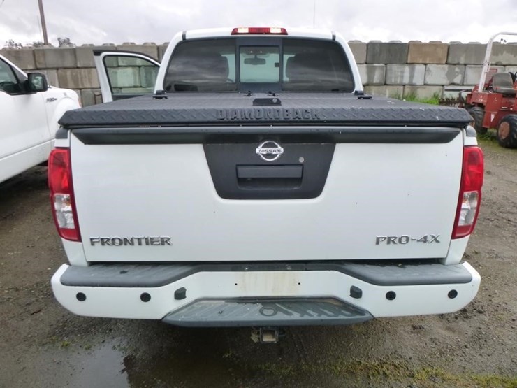 2016-nissan-frontier-image-19