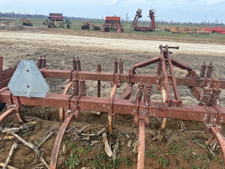 #38726-•-14'-chisel-plow-image-15