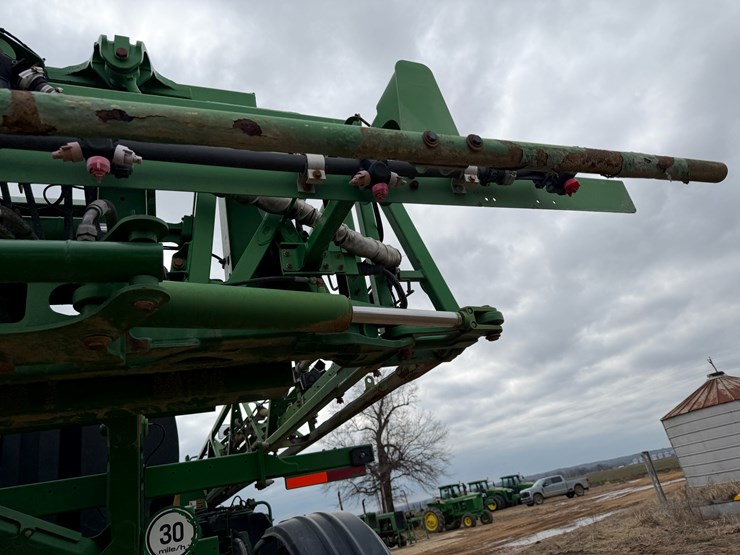 2015-john-deere-r4030-image-22