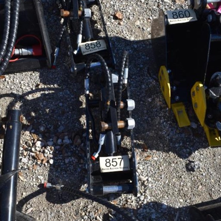 MINI EXCAVATOR HYDRAULIC THUMB