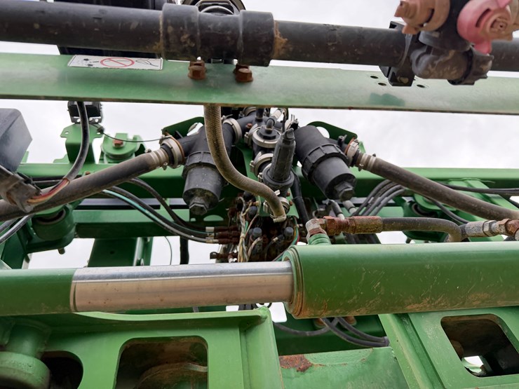 2015-john-deere-r4030-image-25