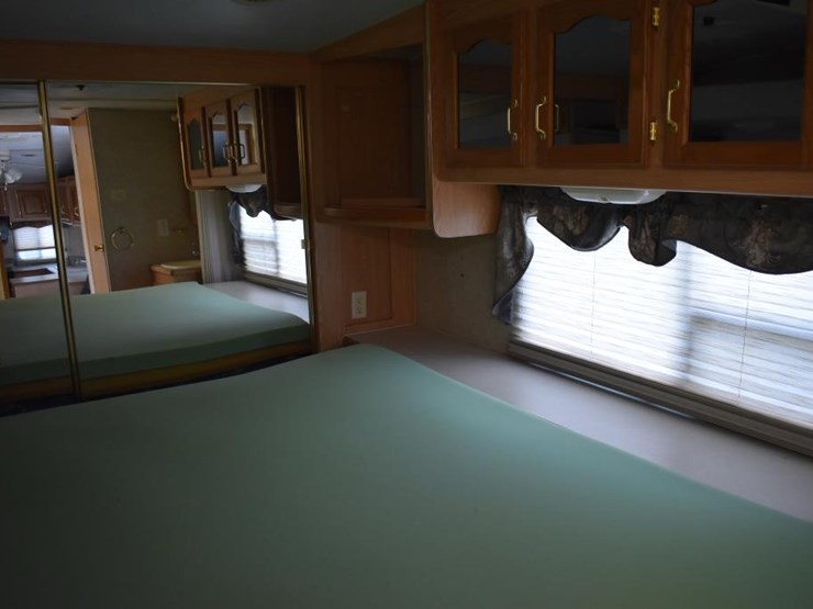 2005-cardinal-29le-travel-trailer-w/-2-slides-(vin-#-4x4fcae2x5g084760)-(ti-image-18